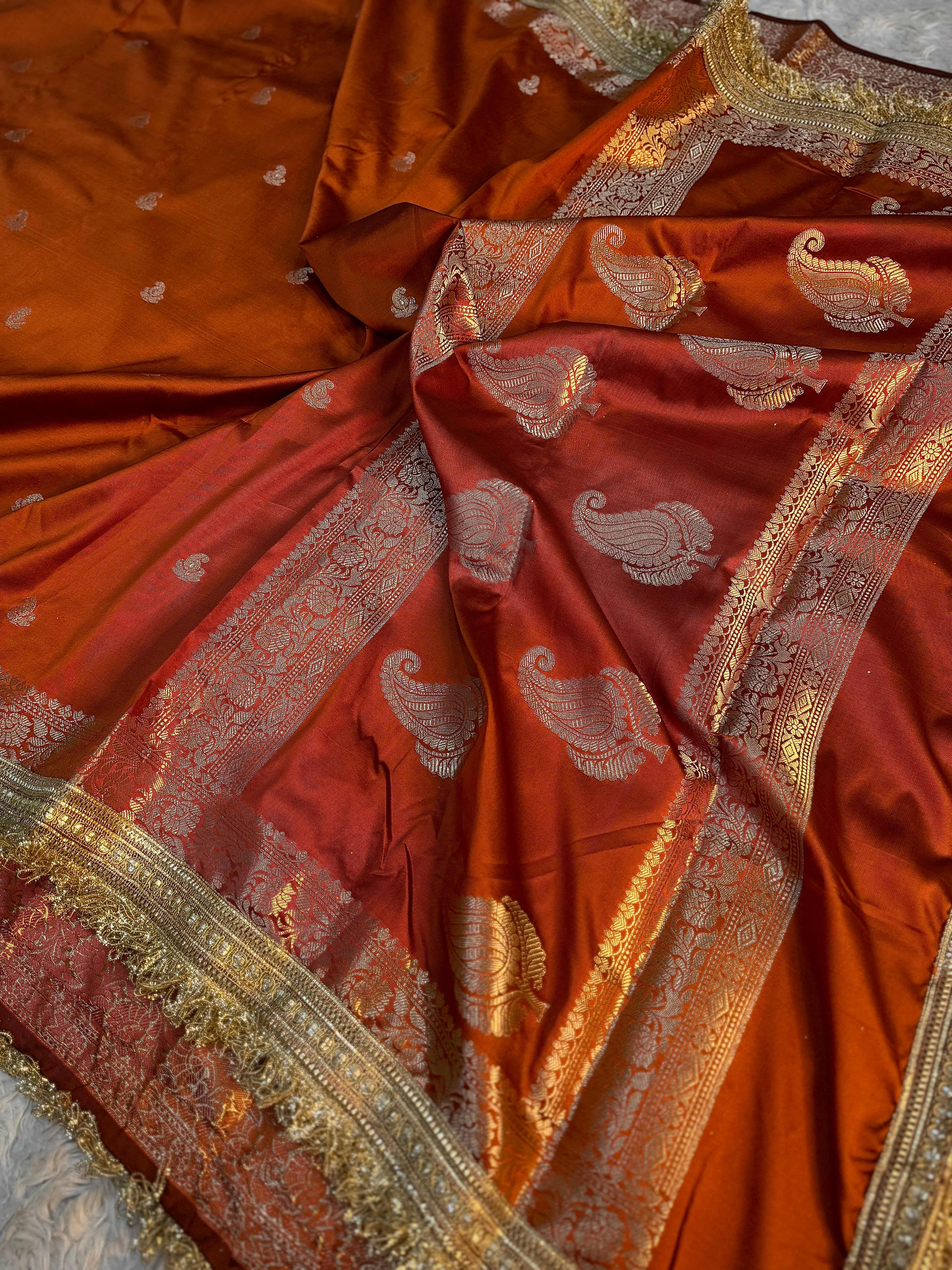 PREMIUM COPPER SHADE BANARASI SOFT SILK SAREE WITH LACE ATTACHED