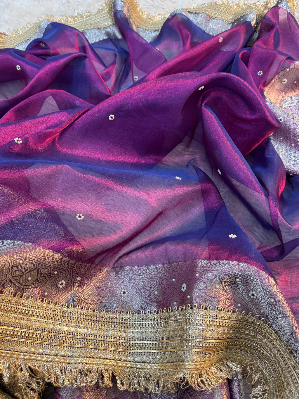 LUXURIOUS BAIGANI DUAL SHADE SOFT TISSUE SILK SAREE HAND STONE WORK WITH LACE ATTACHED