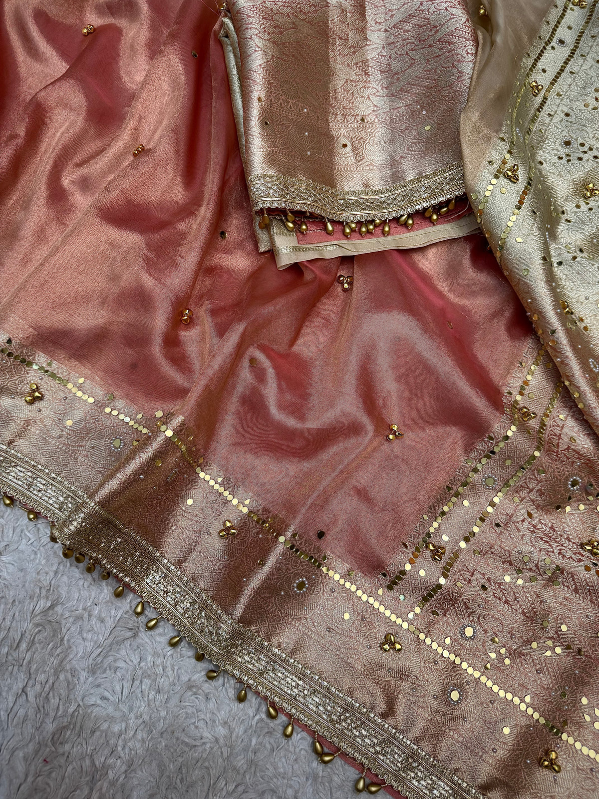 PREMIUM IVORY AND PEACH DUAL SHADE SOFT BANARASI TISSUE SILK GHUNGROO AND MIRROR WORK SAREE