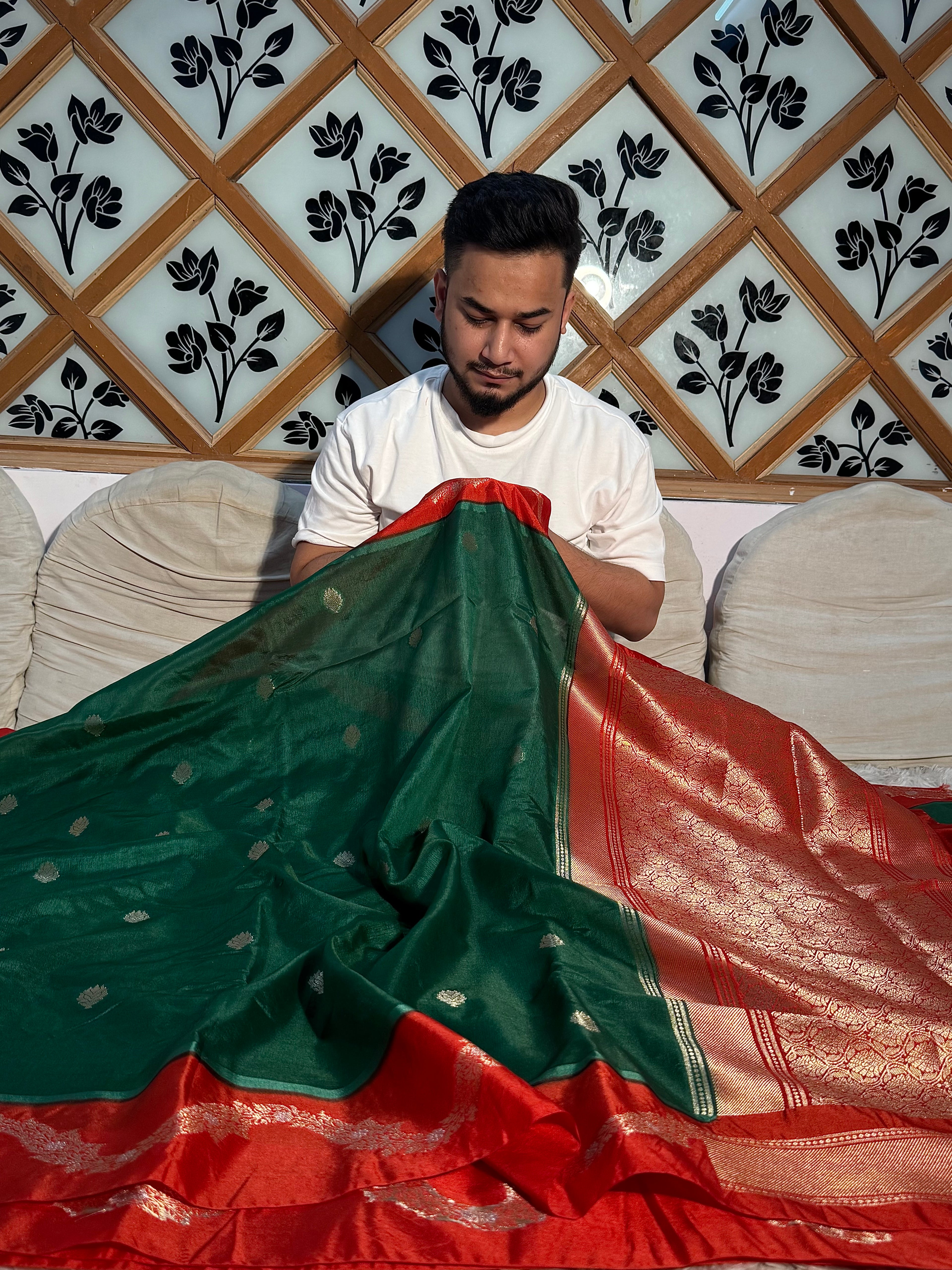 PREMIUM BOTTLE GREEN AND RED SHADE VISCOSE SILK SAREE