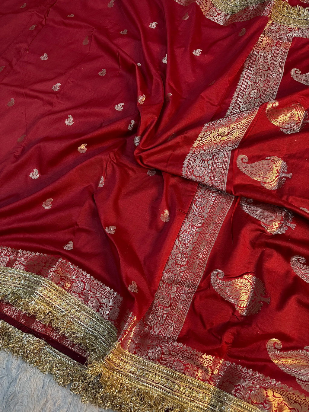 PREMIUM RED SHADE BANARASI SOFT SILK SAREE WITH LACE ATTACHED