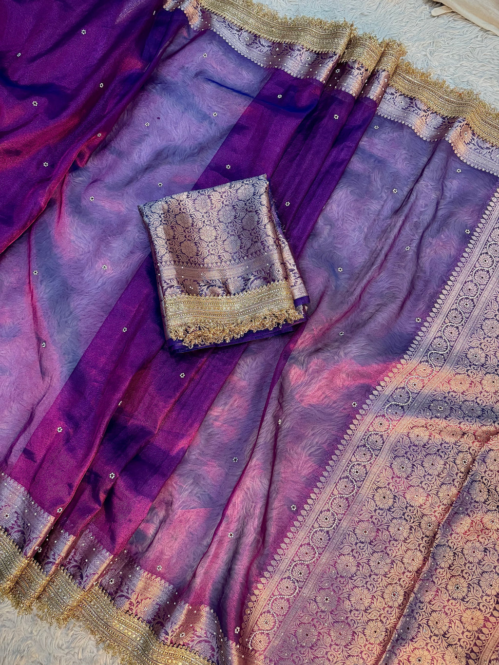 LUXURIOUS BAIGANI DUAL SHADE SOFT TISSUE SILK SAREE HAND STONE WORK WITH LACE ATTACHED