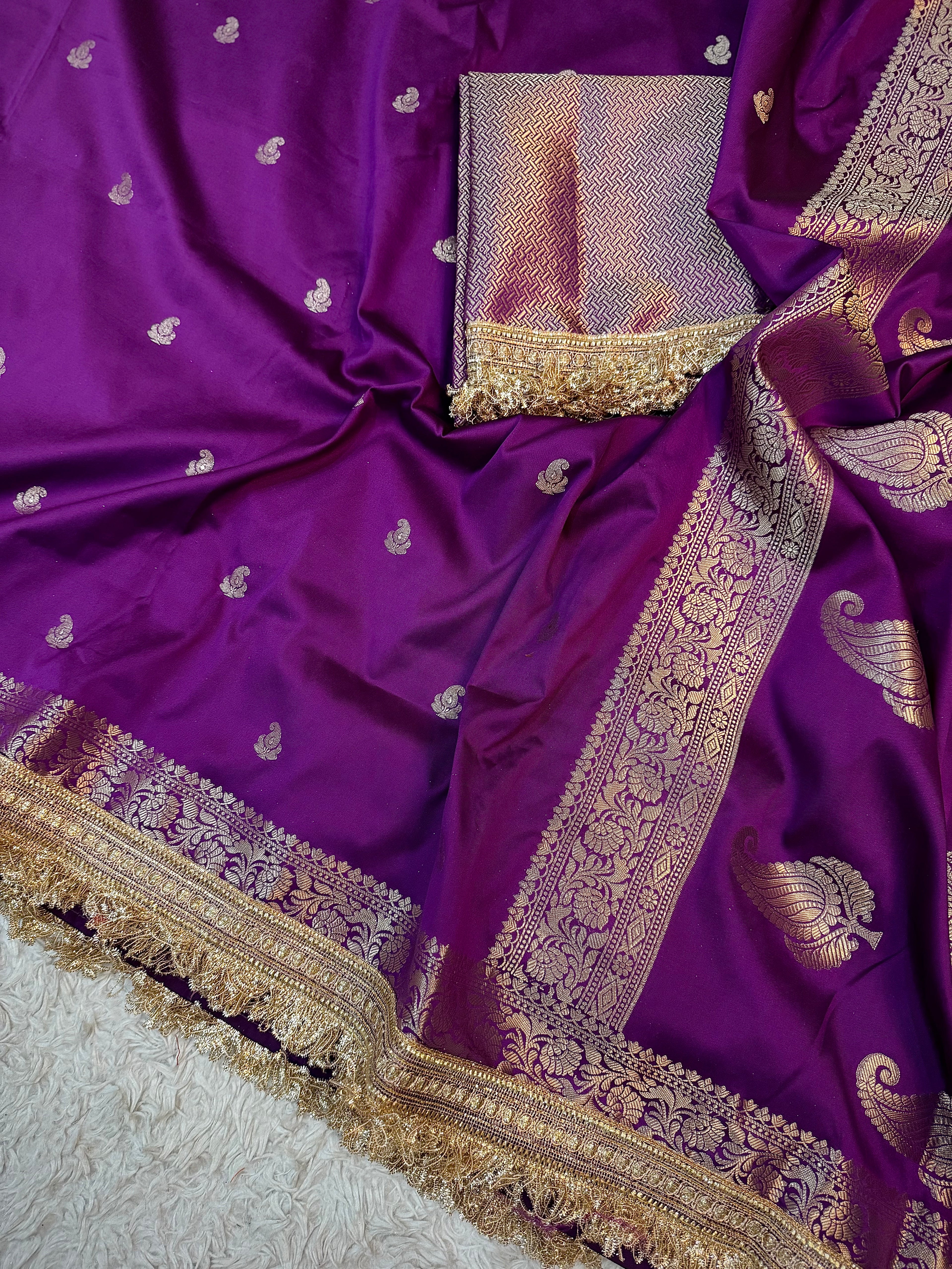 PREMIUM DEEP PURPLE SHADE BANARASI SOFT SILK SAREE WITH LACE ATTACHED