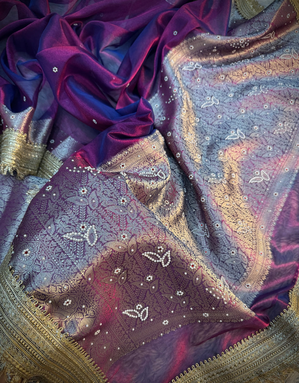 LUXURIOUS BAIGANI DUAL SHADE SOFT TISSUE SILK SAREE HAND STONE WORK WITH LACE ATTACHED