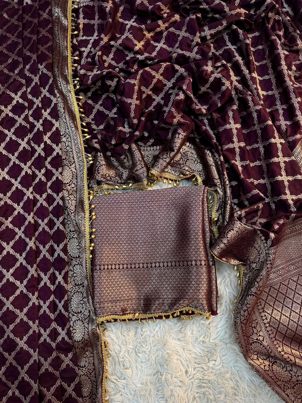 PREMIUM WINE SHADE GEORGETTE KATAN SILK SAREE WITH LACE ATTACHED