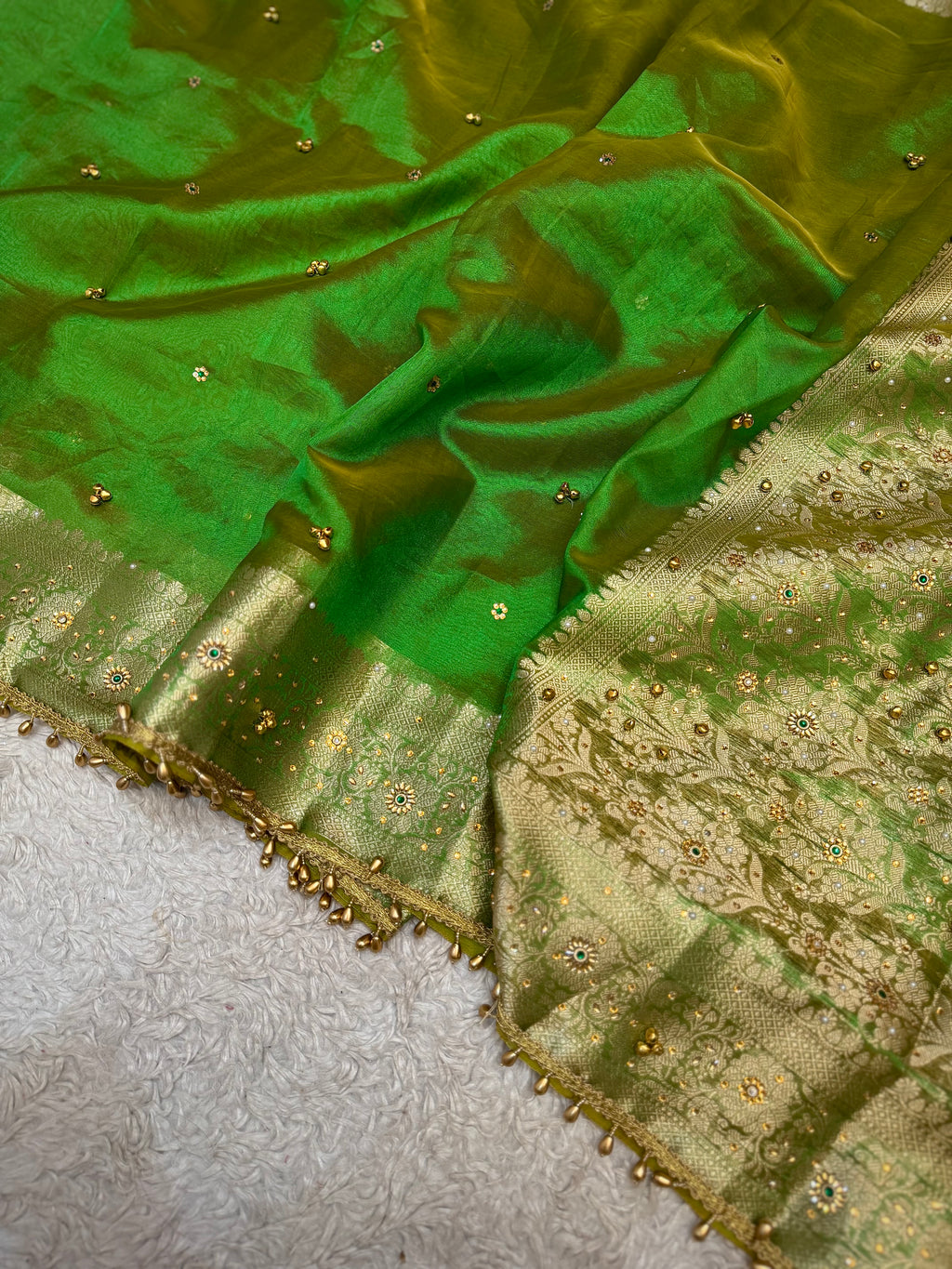 PREMIUM PARROT GREEN SHADE GHUNGROO WORK SOFT BANARASI TISSUE SILK DESIGNER SAREE