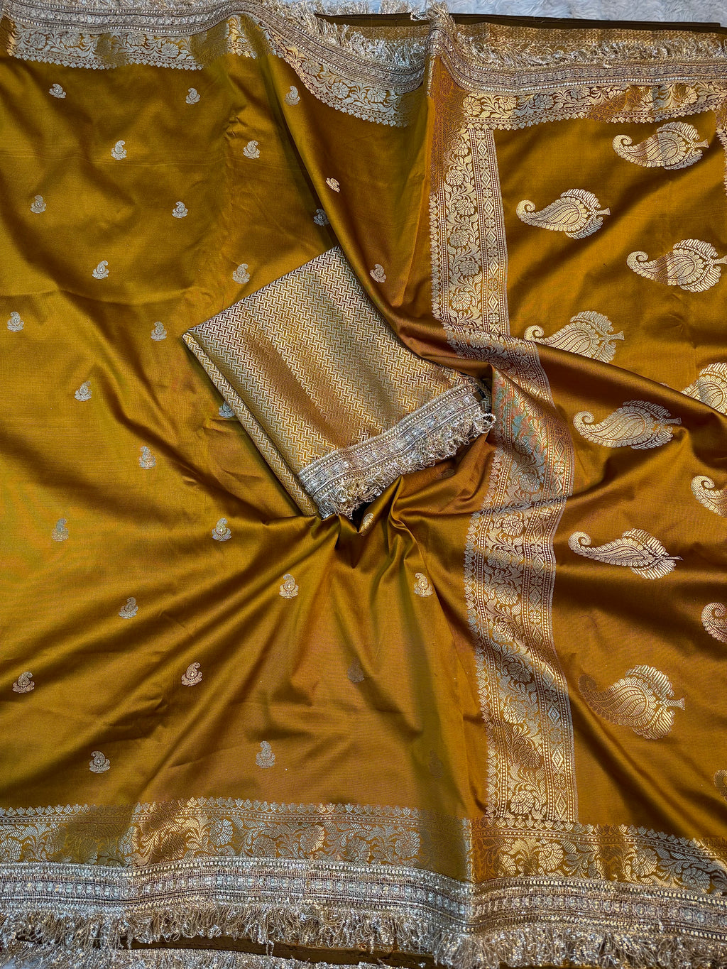 PREMIUM MUSTARD SHADE BANARASI SOFT SILK SAREE WITH LACE ATTACHED