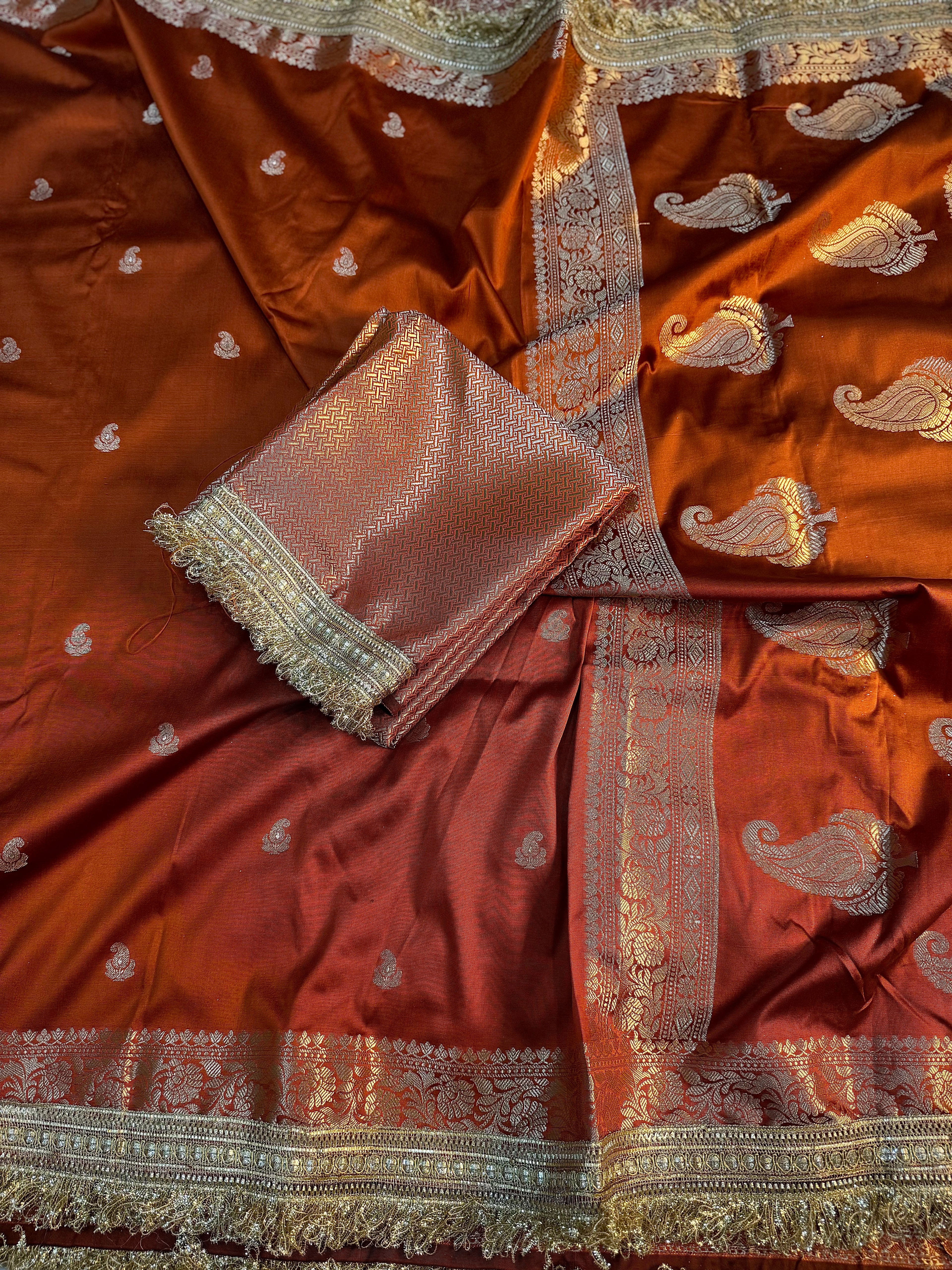 PREMIUM COPPER SHADE BANARASI SOFT SILK SAREE WITH LACE ATTACHED