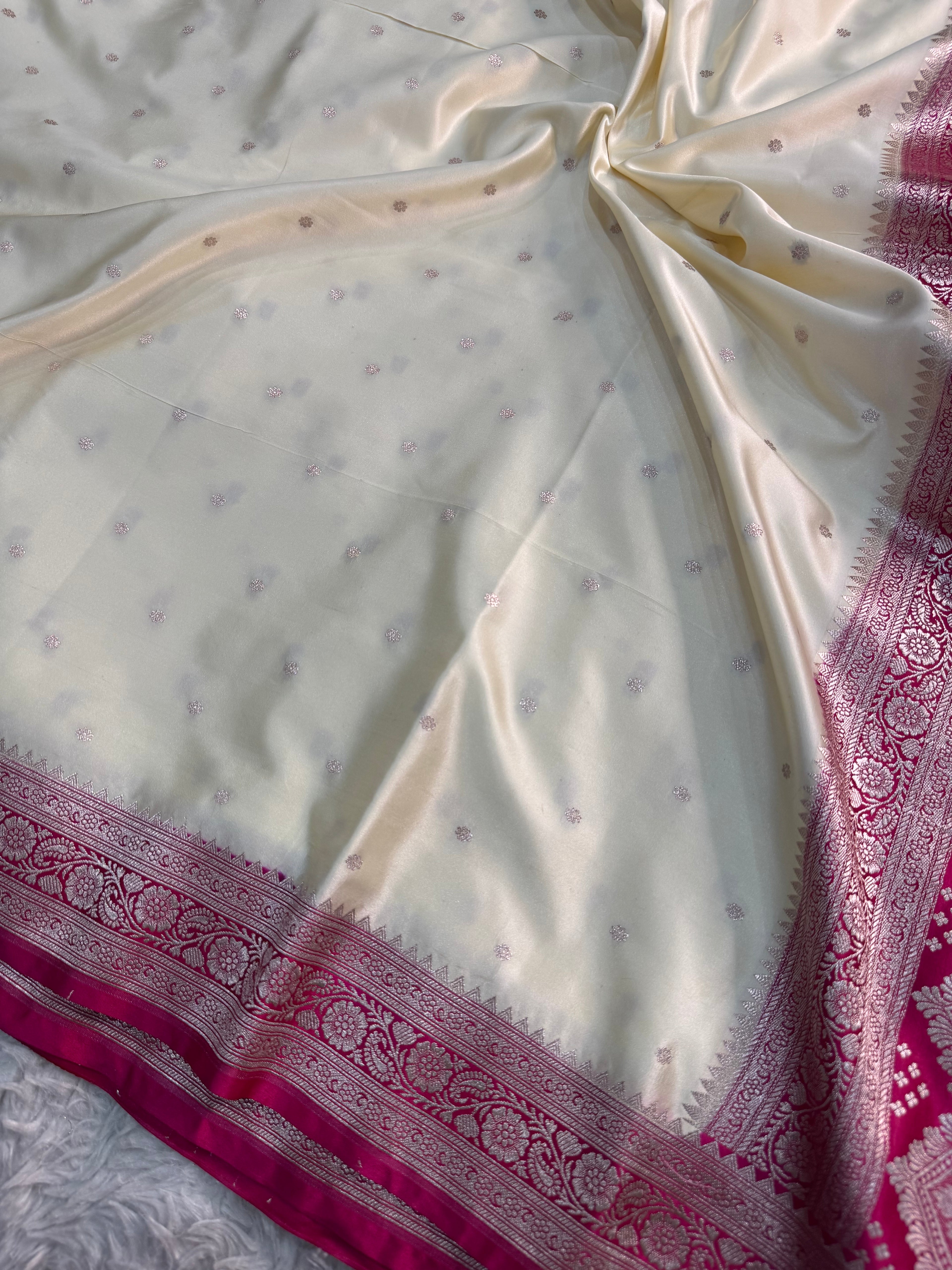 PREMIUM OFF WHITE AND RANI SHADE MASHRU KATAN SILK SAREE