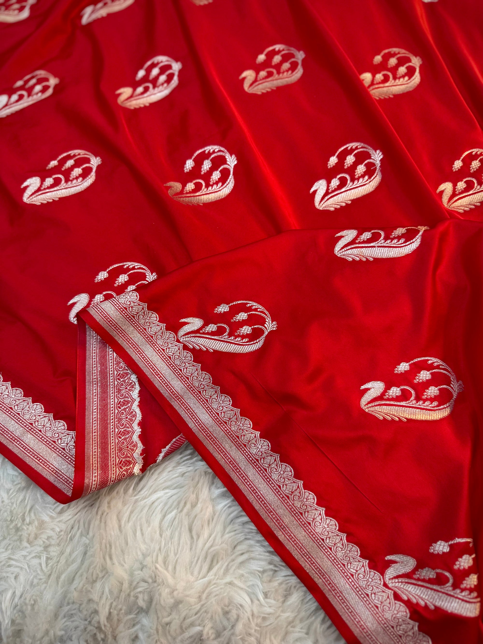 PREMIUM BRIDAL RED SHADE SATIN MASHRU KATAN SILK SAREE