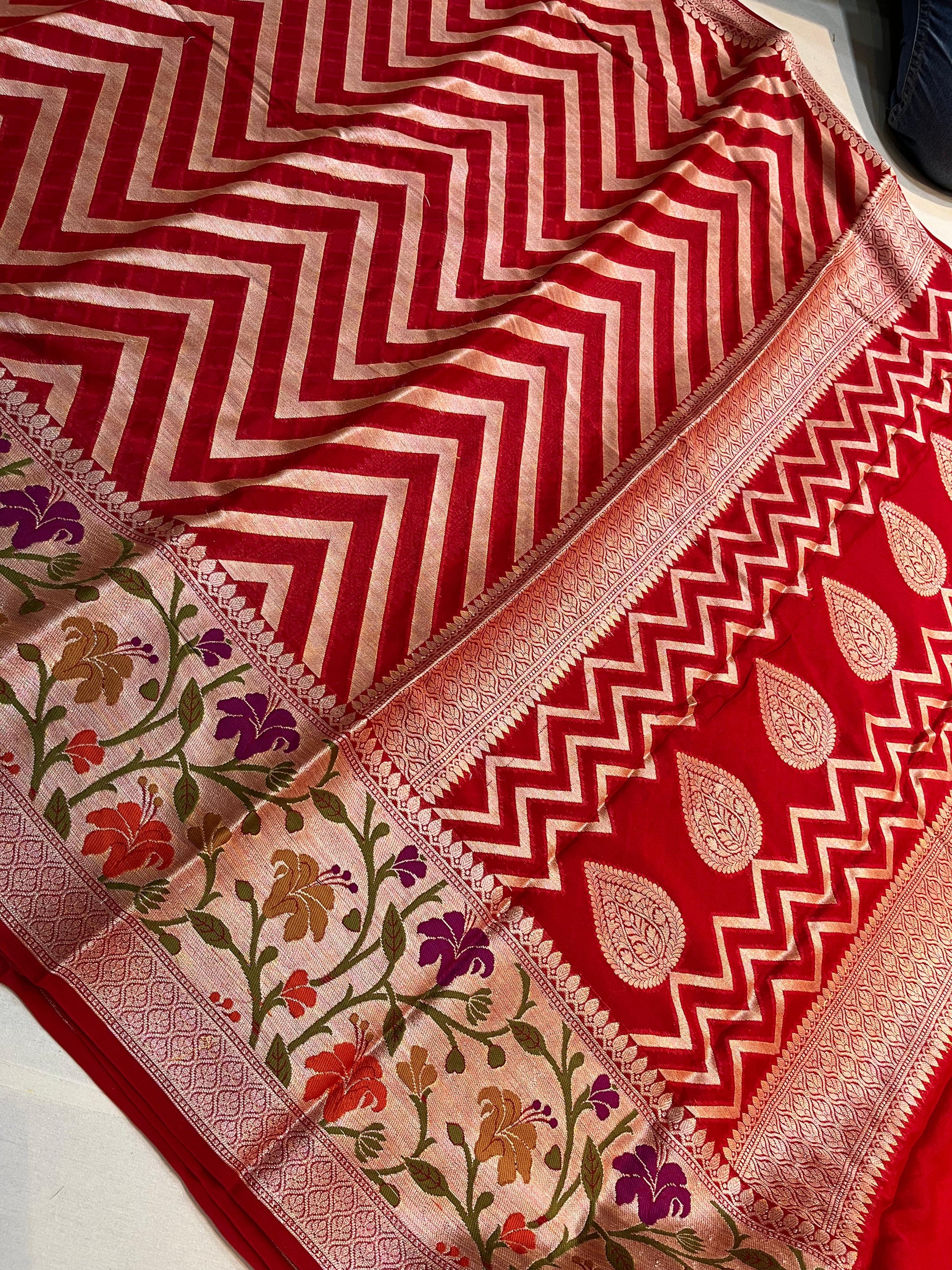 PREMIUM RED SHADE PURE KHADDI GEORGETTE SILK SAREE WITH BEAUTIFUL HAND-BRUSH