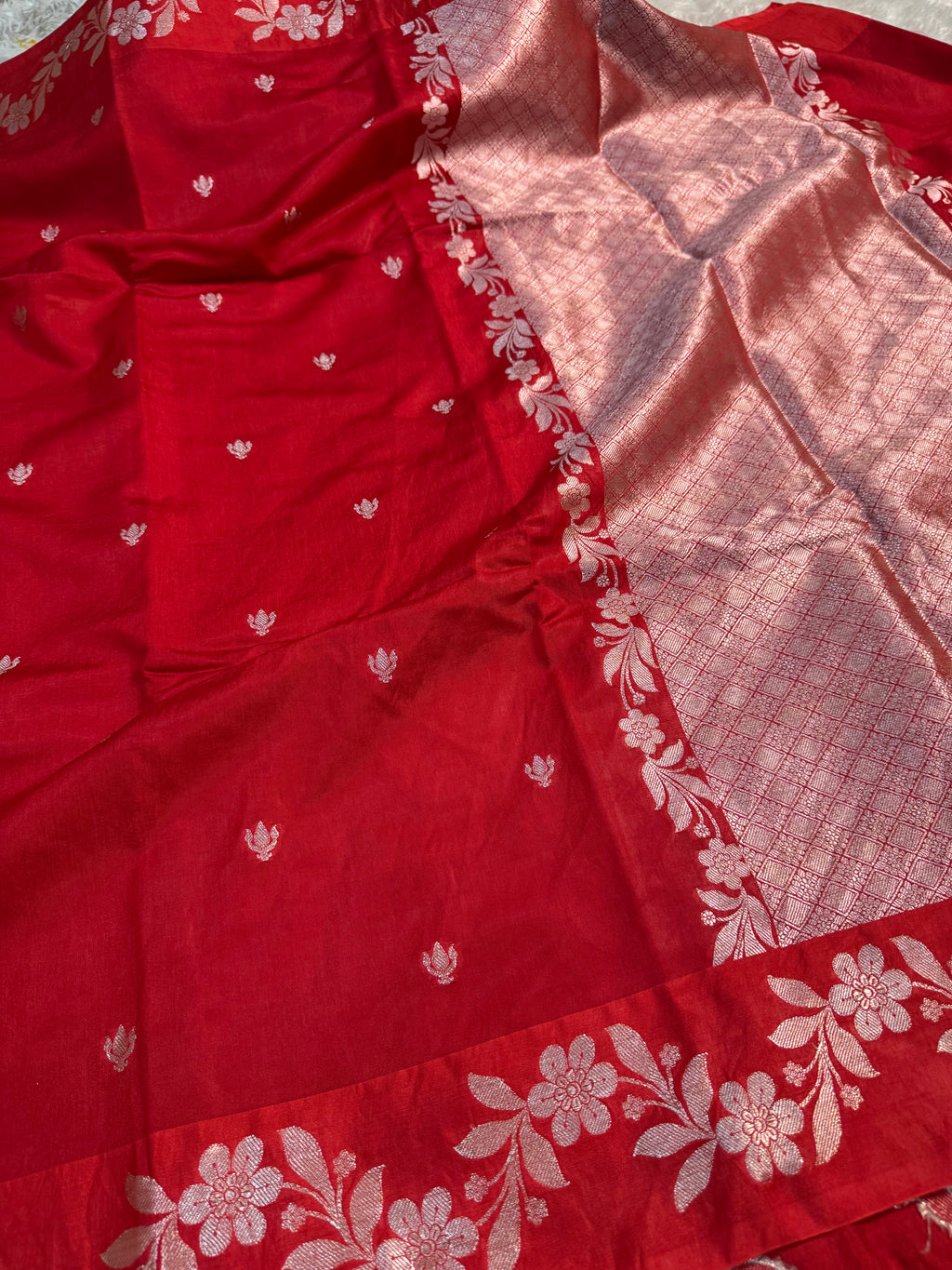PREMIUM RED SHADE RAW MANGO SILK SAREE