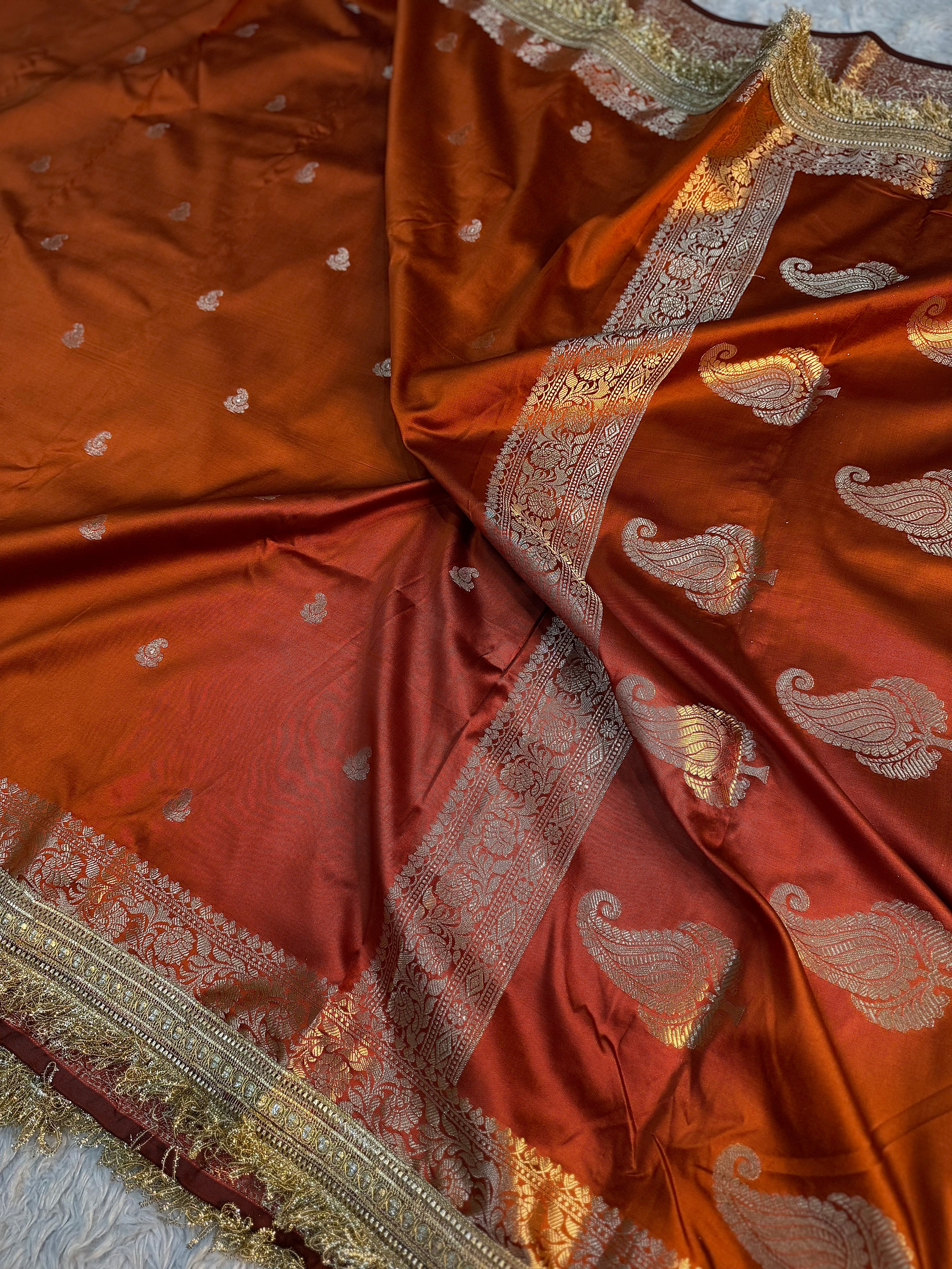 PREMIUM COPPER SHADE BANARASI SOFT SILK SAREE WITH LACE ATTACHED
