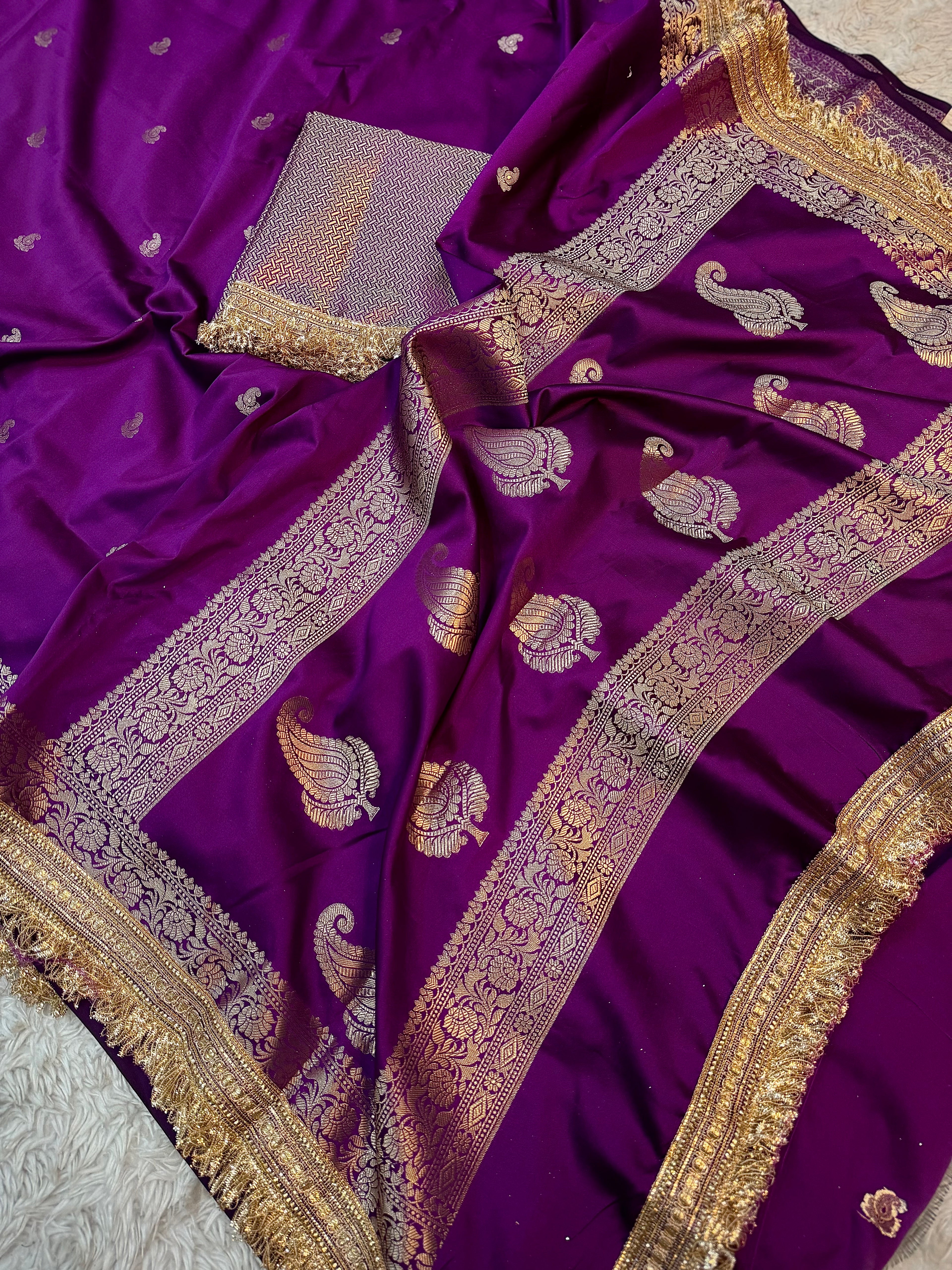 PREMIUM DEEP PURPLE SHADE BANARASI SOFT SILK SAREE WITH LACE ATTACHED