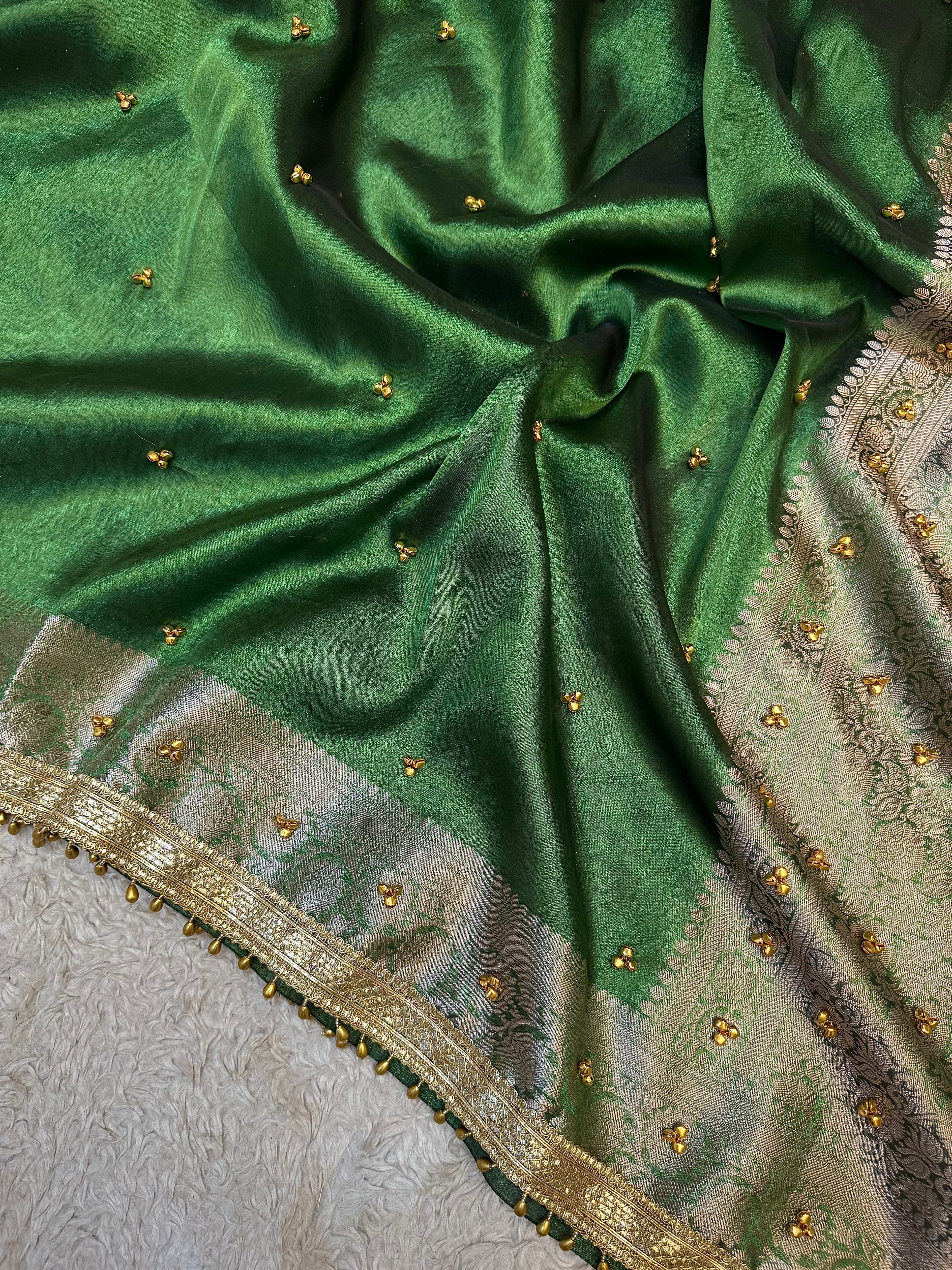 PREMIUM EMERALD GREEN SHADE GHUNGROO WORK SOFT BANARASI TISSUE SILK DESIGNER SAREE