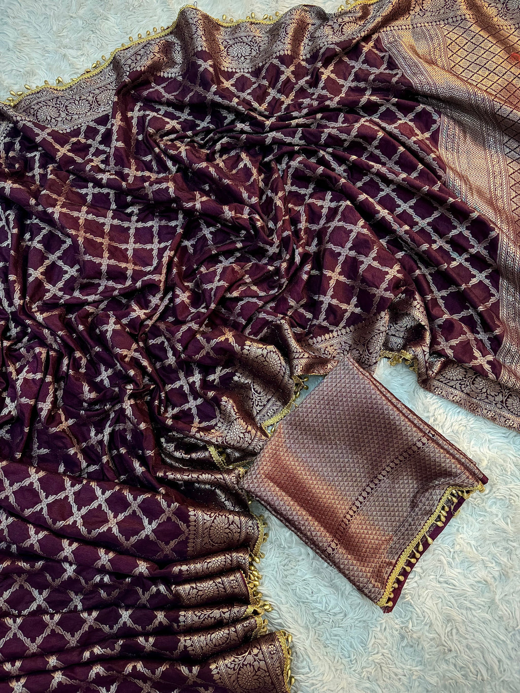 PREMIUM WINE SHADE GEORGETTE KATAN SILK SAREE WITH LACE ATTACHED