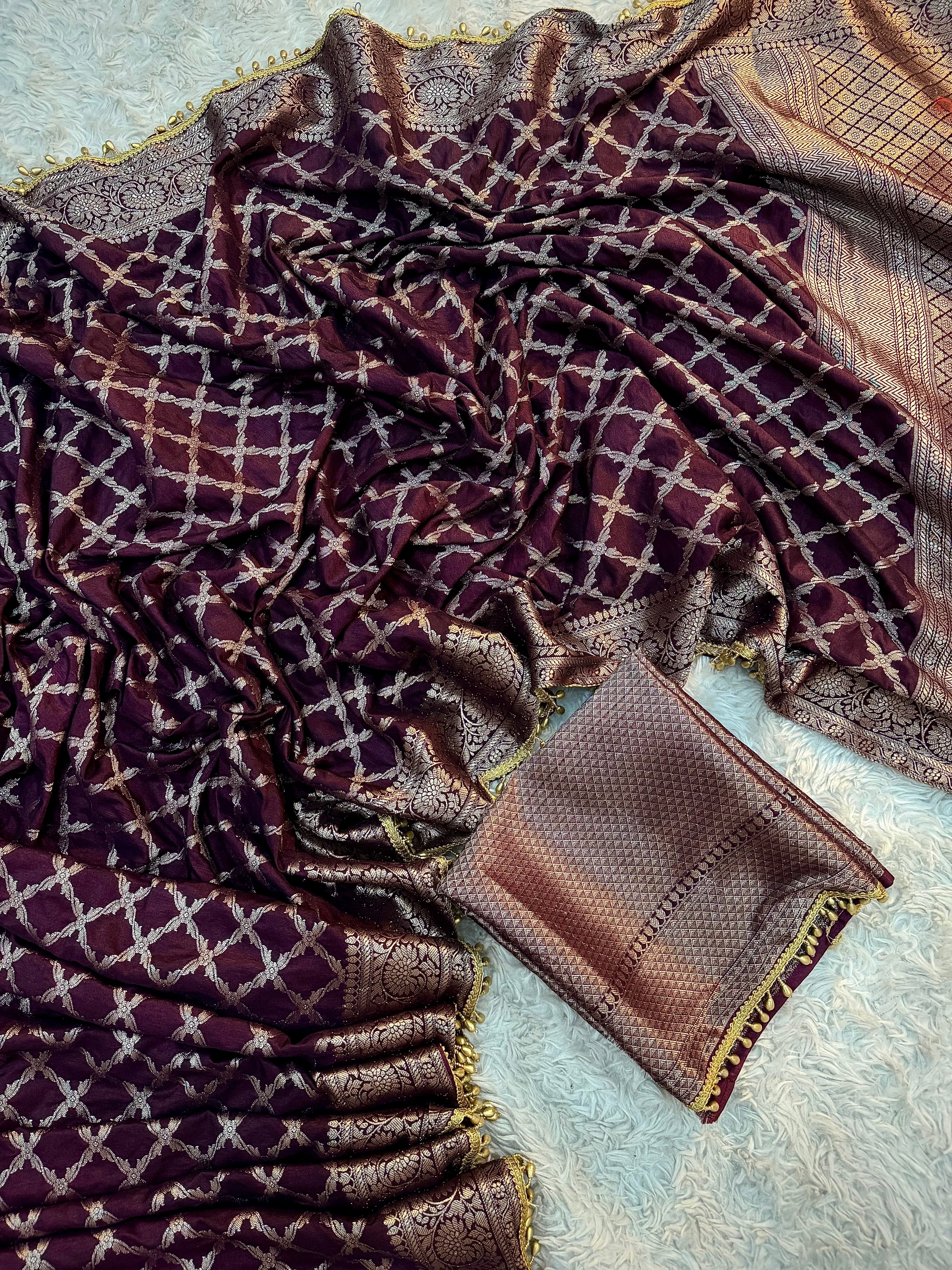 PREMIUM WINE SHADE GEORGETTE KATAN SILK SAREE WITH LACE ATTACHED