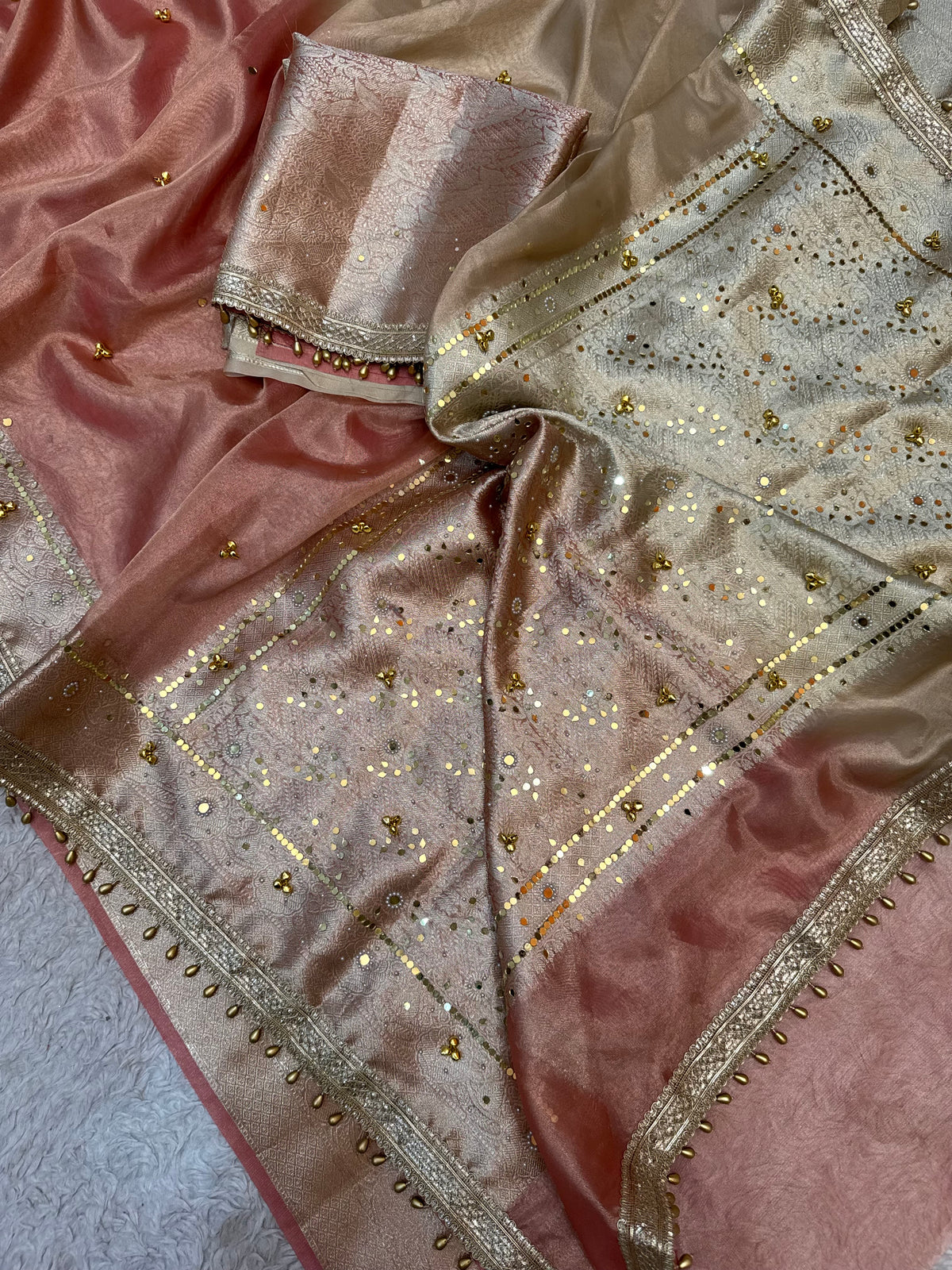 PREMIUM IVORY AND PEACH DUAL SHADE SOFT BANARASI TISSUE SILK GHUNGROO AND MIRROR WORK SAREE