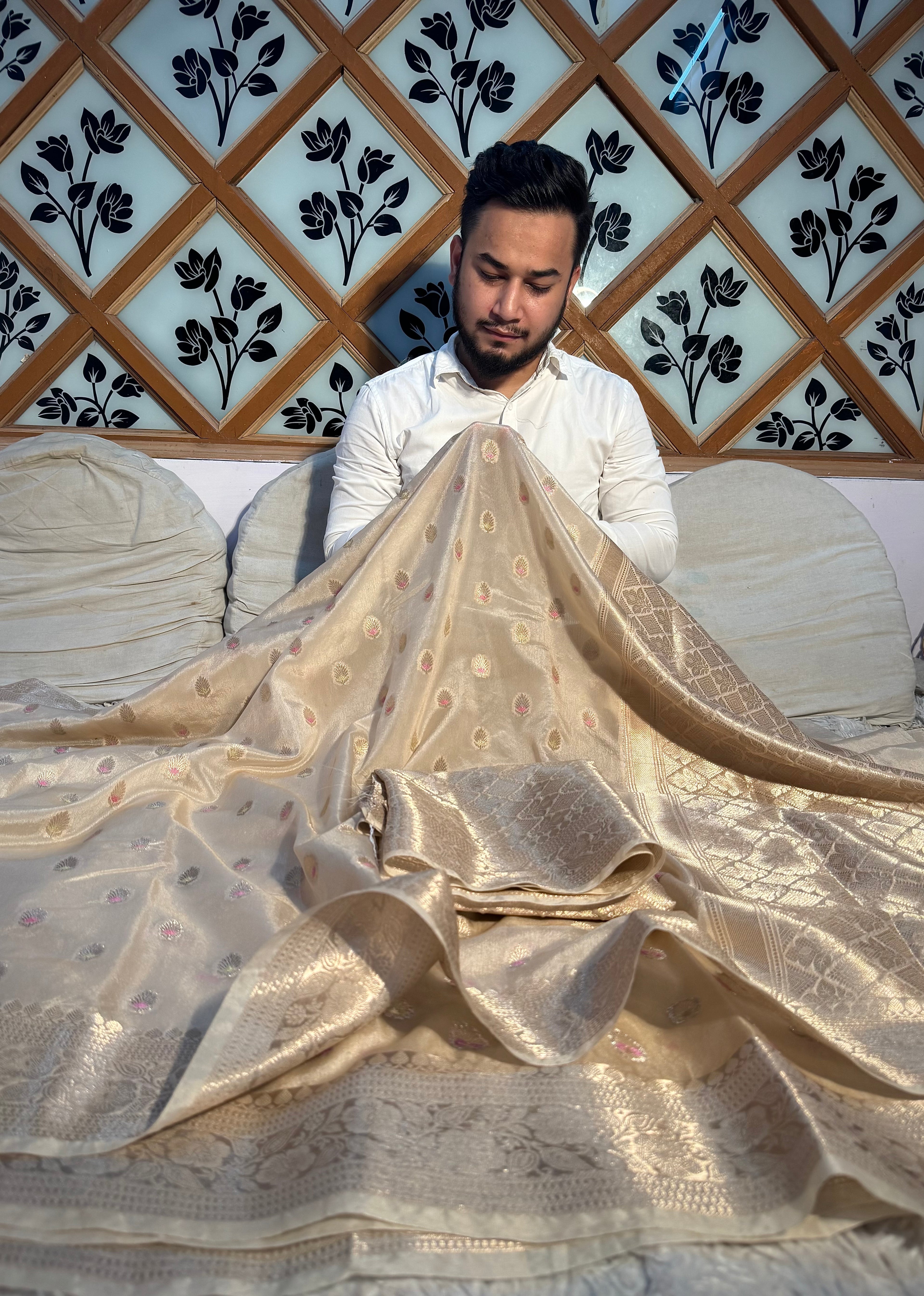 PREMIUM VISCOSE SAREE WITH SATIN BORDER & SMALL BOOTI DESIGN