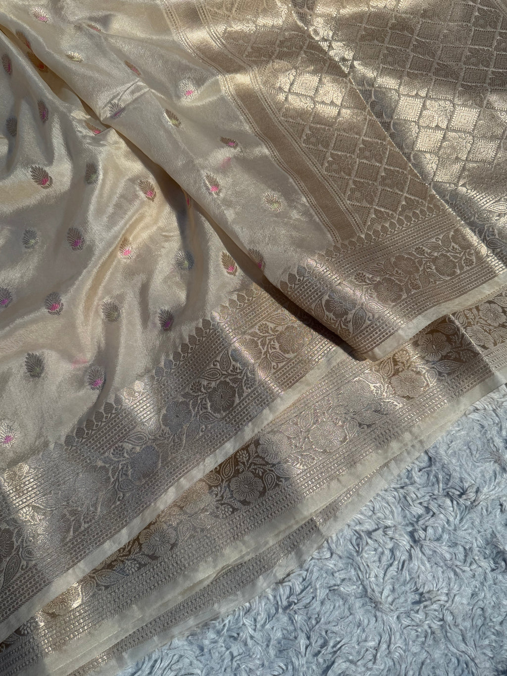 PREMIUM VISCOSE SAREE WITH SATIN BORDER & SMALL BOOTI DESIGN