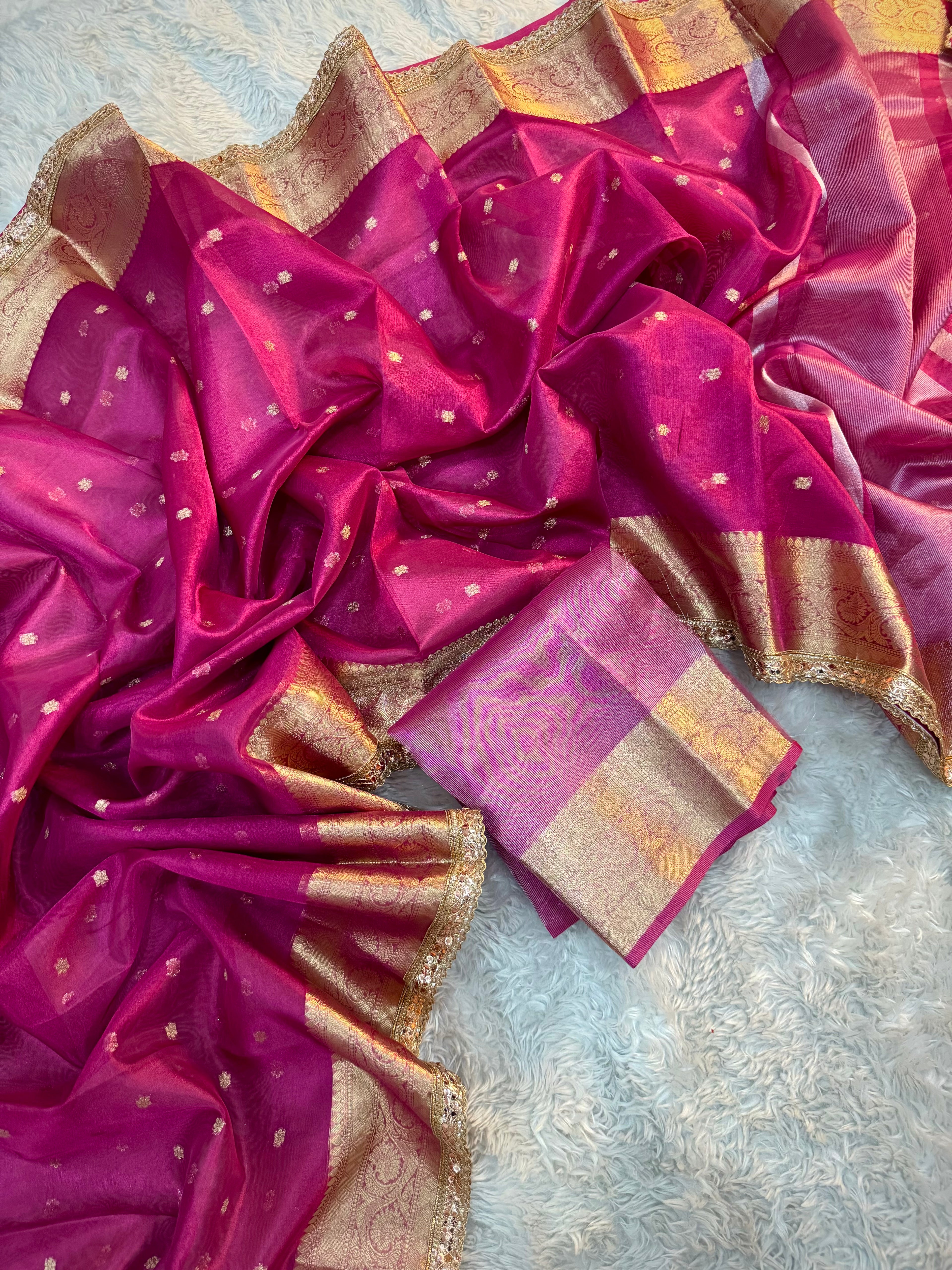 PREMIUM RASPBERRY PINK DESIGNER TISSUE SILK BOOTI SAREE WITH LACE ATTACHED