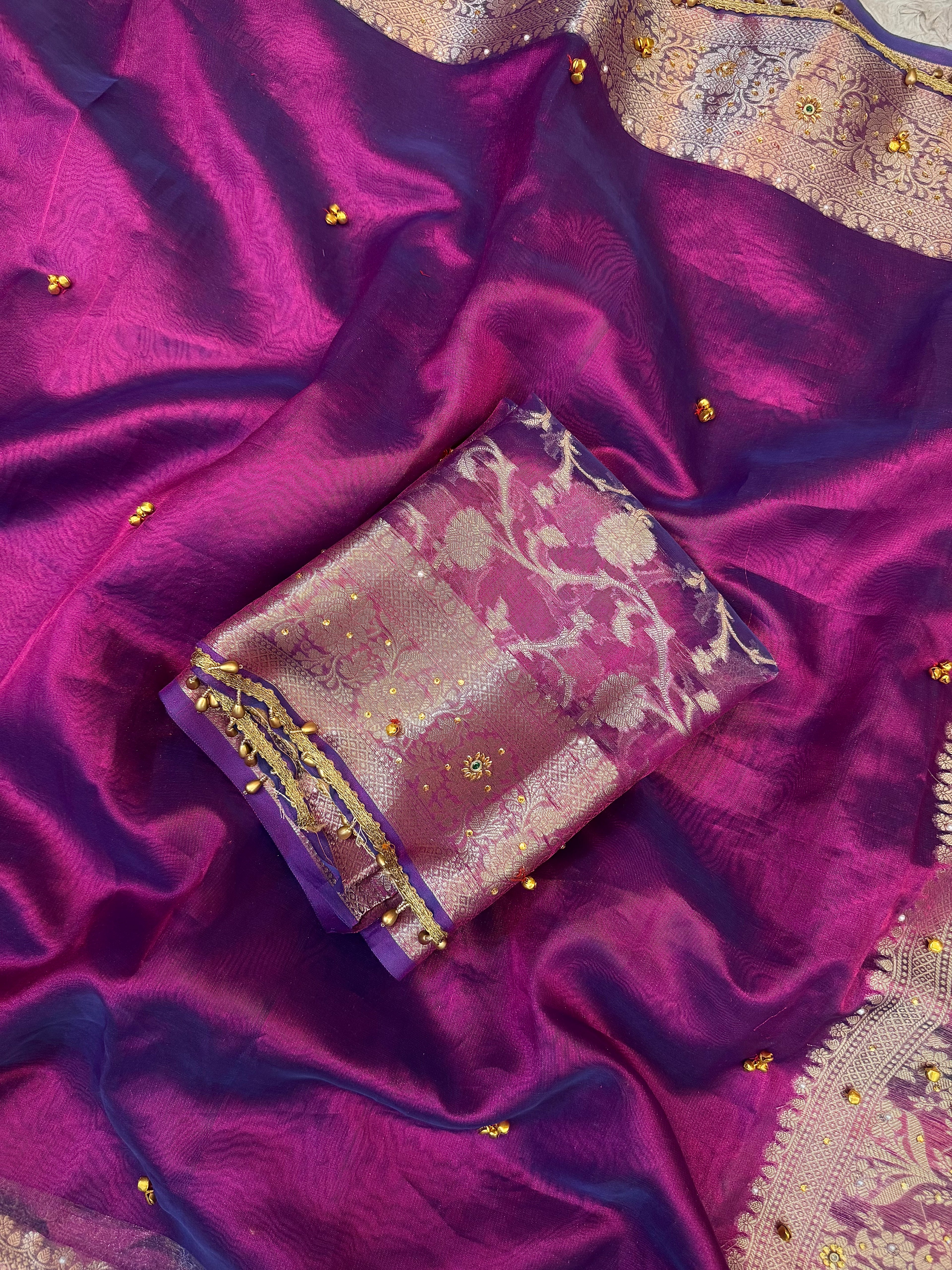 PREMIUM BAIGANI DUAL SHADE GHUNGROO WORK SOFT BANARASI TISSUE SILK DESIGNER SAREE