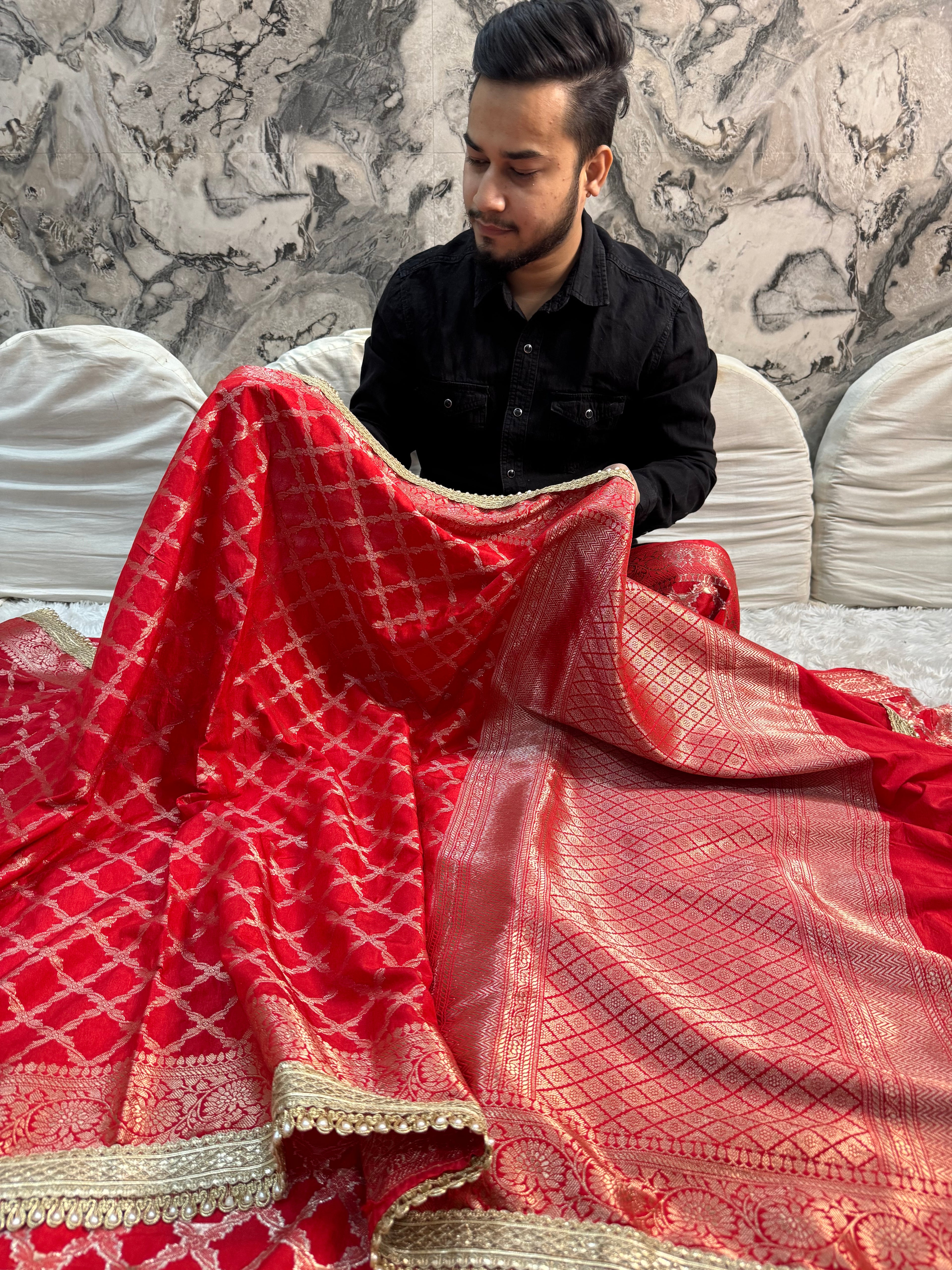 PREMIUM RED SHADE GEORGETTE KATAN SILK SAREE WITH LACE ATTACHED