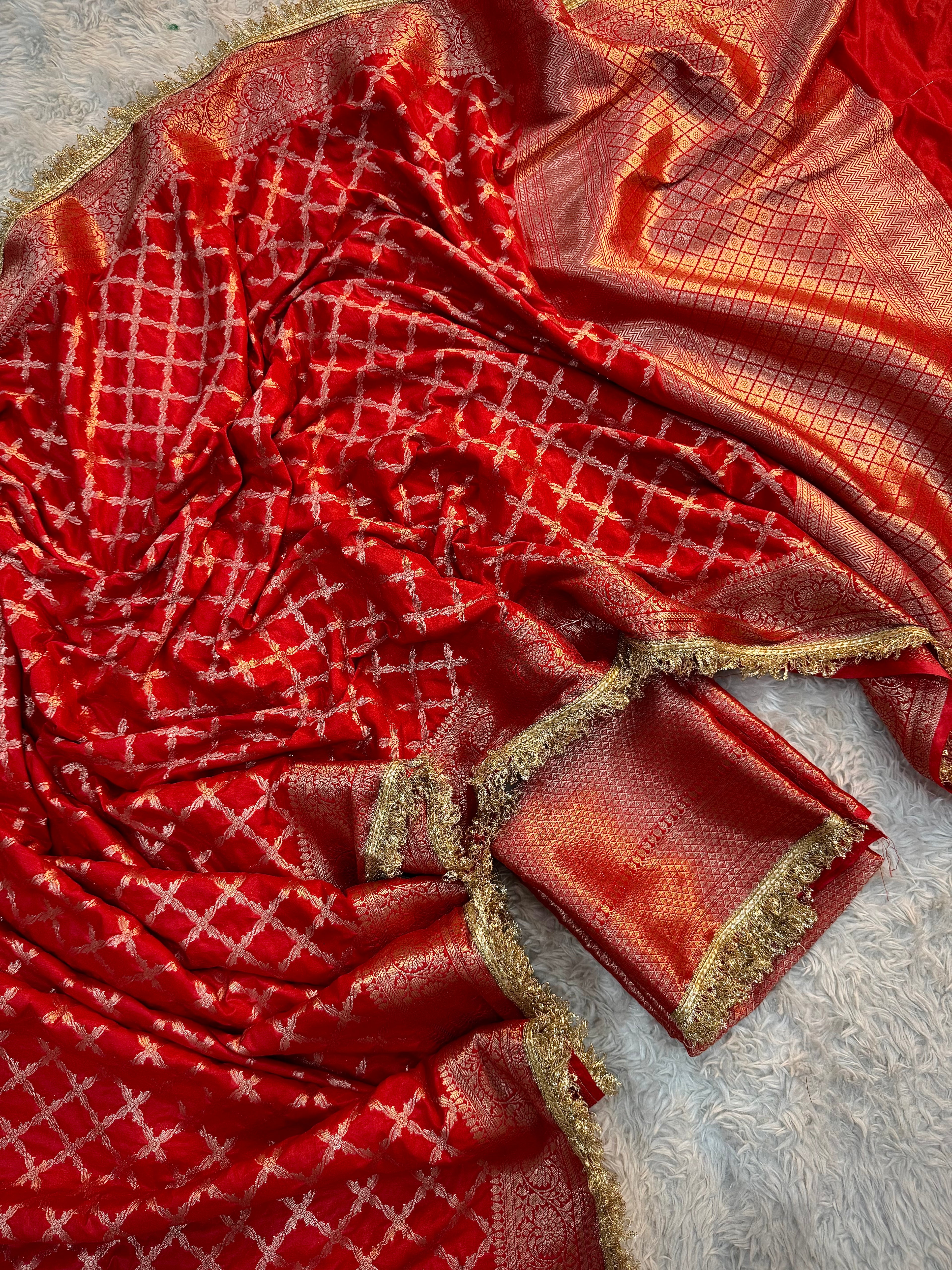 PREMIUM RED SHADE GEORGETTE KATAN SILK SAREE WITH LACE ATTACHED