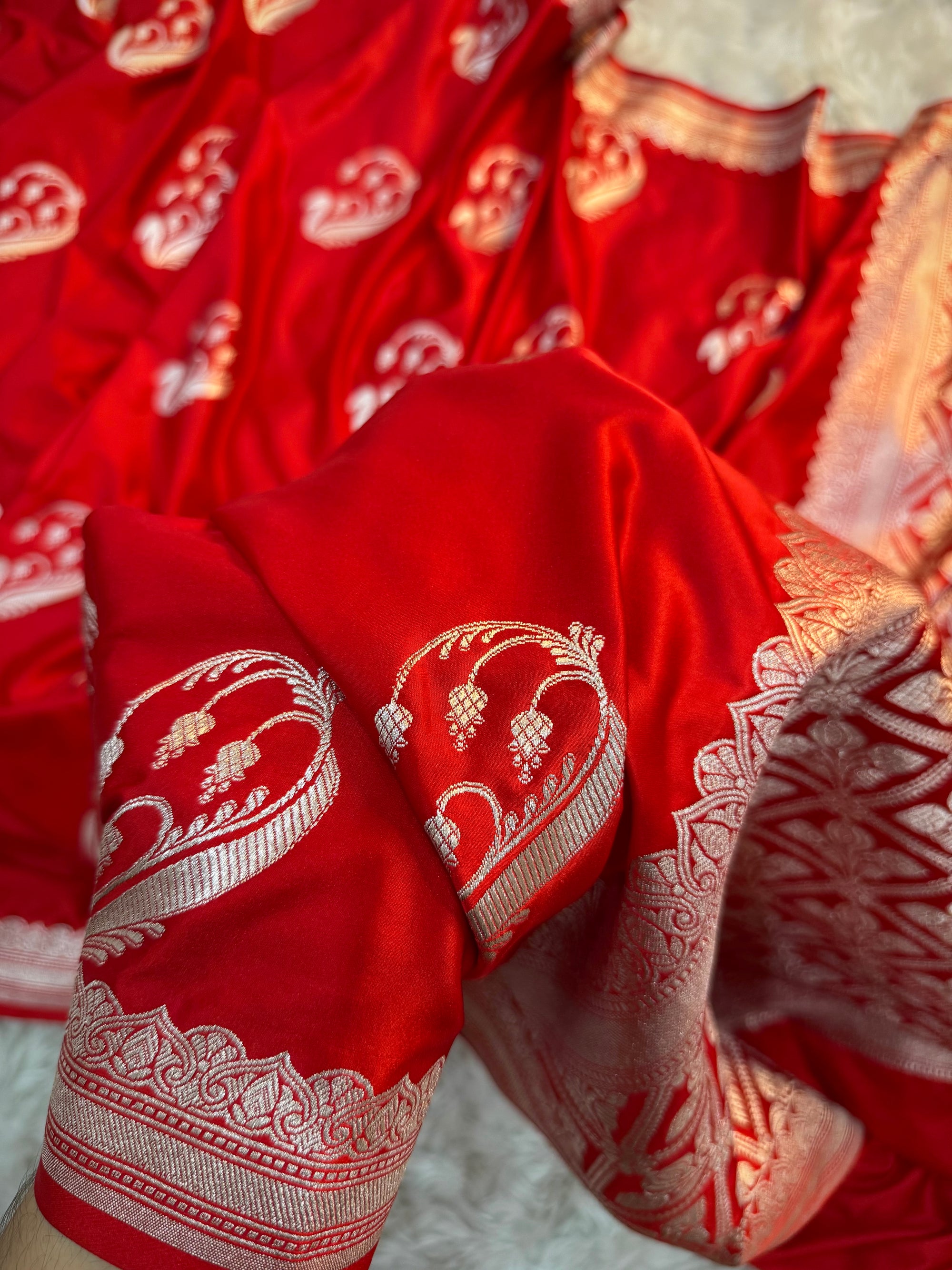 PREMIUM BRIDAL RED SHADE SATIN MASHRU KATAN SILK SAREE